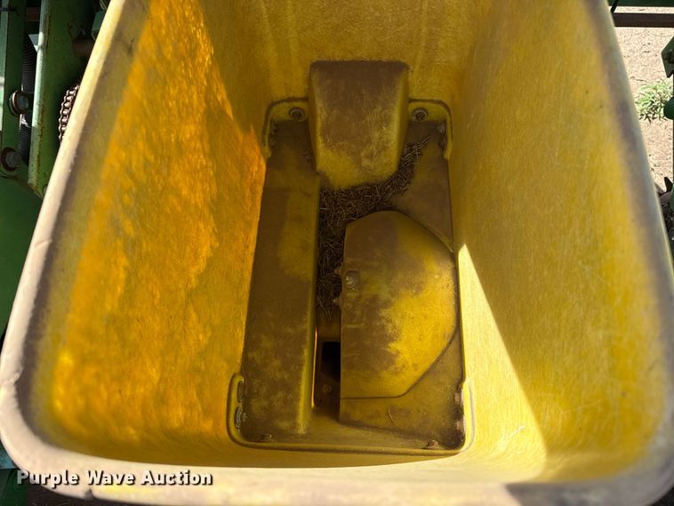 image for item DH1958 John Deere 7300 no-till planter
