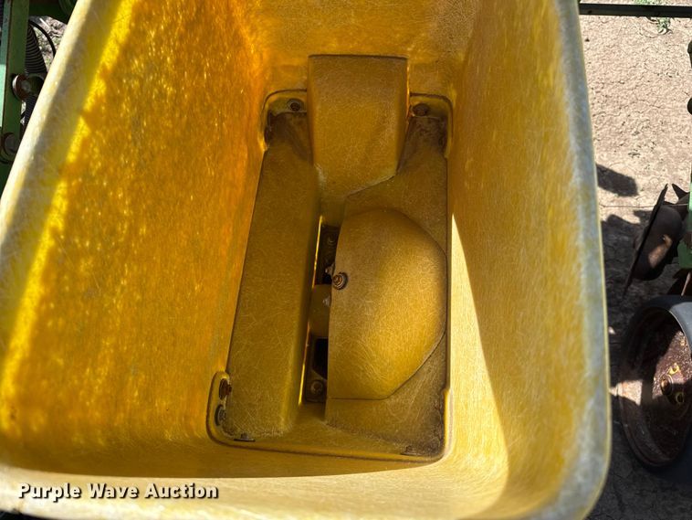 image for item DH1958 John Deere 7300 no-till planter