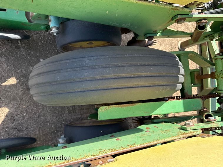 image for item DH1958 John Deere 7300 no-till planter
