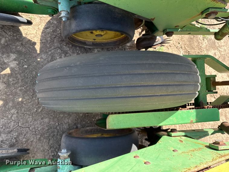 image for item DH1958 John Deere 7300 no-till planter