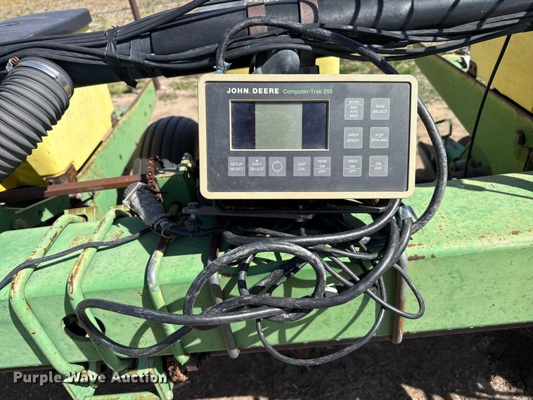 image for item DH1958 John Deere 7300 no-till planter