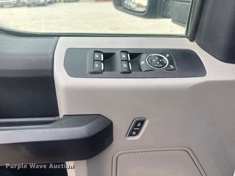 image for item DO8485 2020 Ford F250 Super Duty Ext. Cab pickup truck