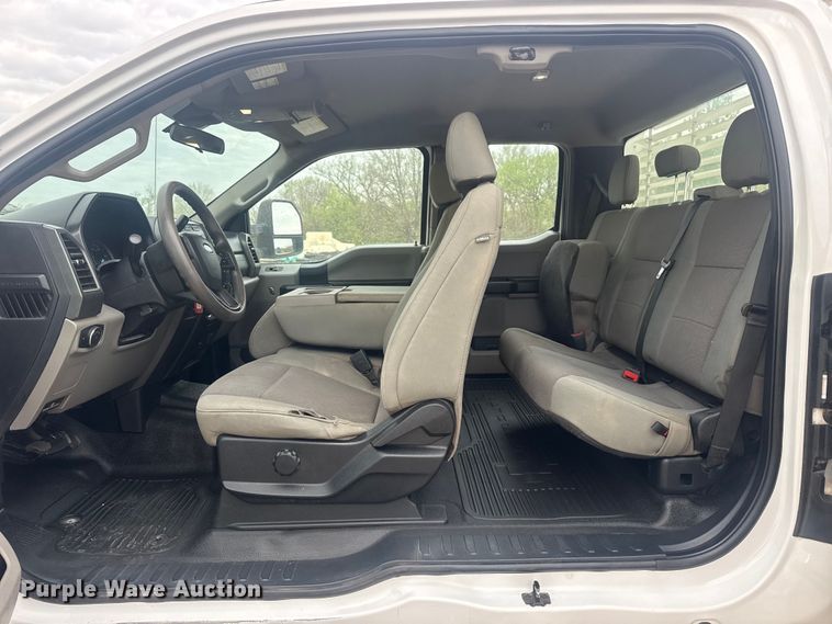 image for item DO8485 2020 Ford F250 Super Duty Ext. Cab pickup truck