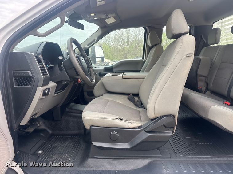 image for item DO8485 2020 Ford F250 Super Duty Ext. Cab pickup truck