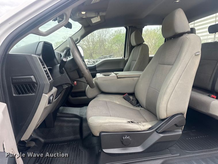 image for item DO8485 2020 Ford F250 Super Duty Ext. Cab pickup truck