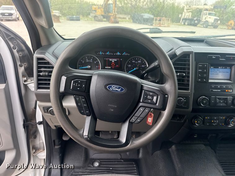 image for item DO8485 2020 Ford F250 Super Duty Ext. Cab pickup truck