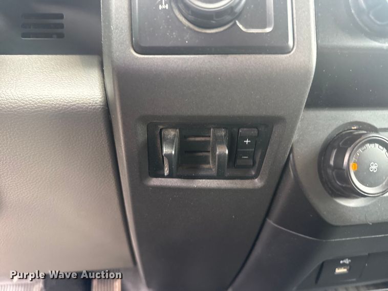 image for item DO8485 2020 Ford F250 Super Duty Ext. Cab pickup truck