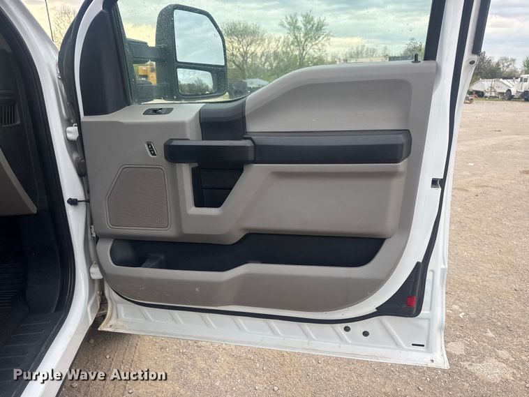 image for item DO8485 2020 Ford F250 Super Duty Ext. Cab pickup truck