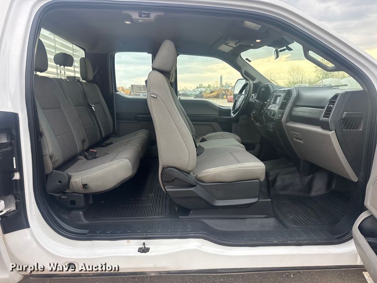 image for item DO8485 2020 Ford F250 Super Duty Ext. Cab pickup truck