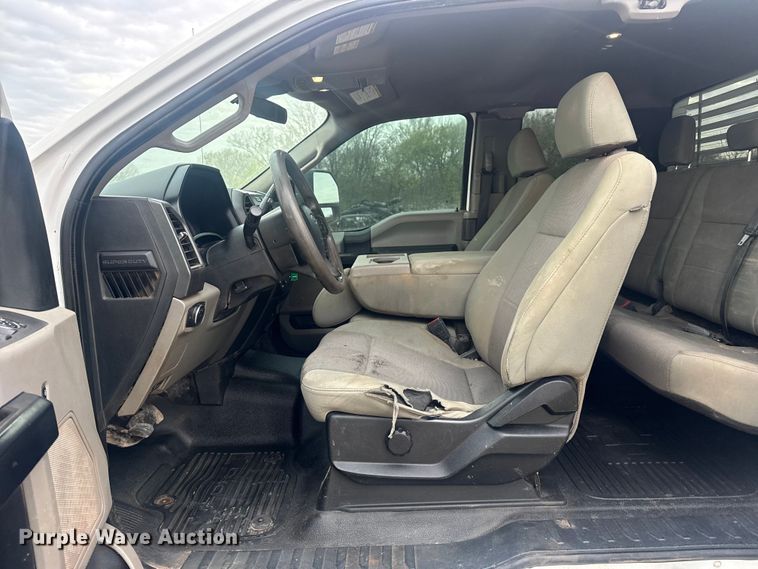 image for item DO8486 2021 Ford F250 Super Duty Ext. Cab pickup truck