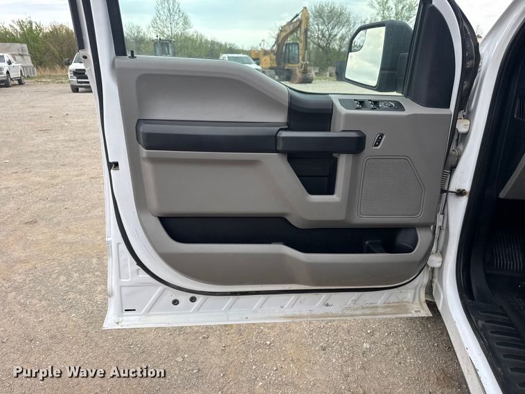 image for item DO8487 2020 Ford F150 Crew Cab pickup truck