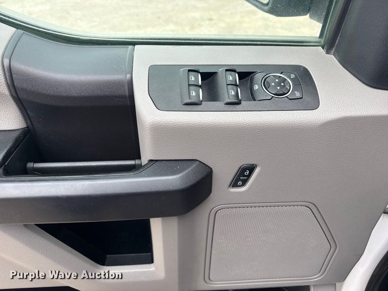 image for item DO8487 2020 Ford F150 Crew Cab pickup truck