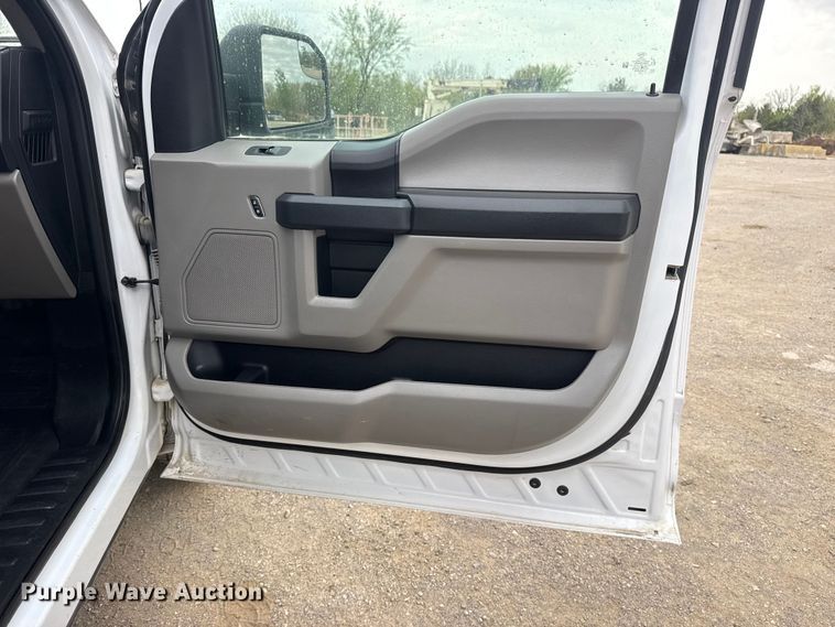 image for item DO8487 2020 Ford F150 Crew Cab pickup truck