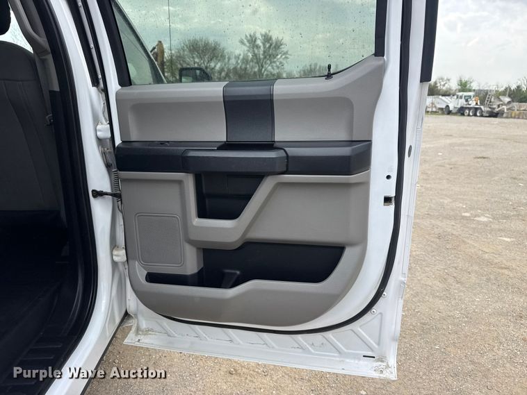 image for item DO8487 2020 Ford F150 Crew Cab pickup truck
