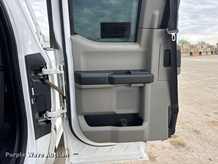 image for item DO8488 2021 Ford F250 Super Duty Ext. Cab pickup truck