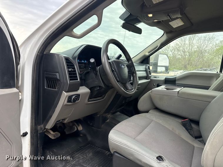 image for item DO8488 2021 Ford F250 Super Duty Ext. Cab pickup truck