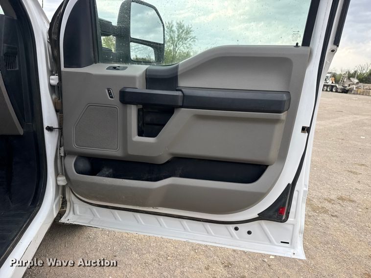 image for item DO8488 2021 Ford F250 Super Duty Ext. Cab pickup truck