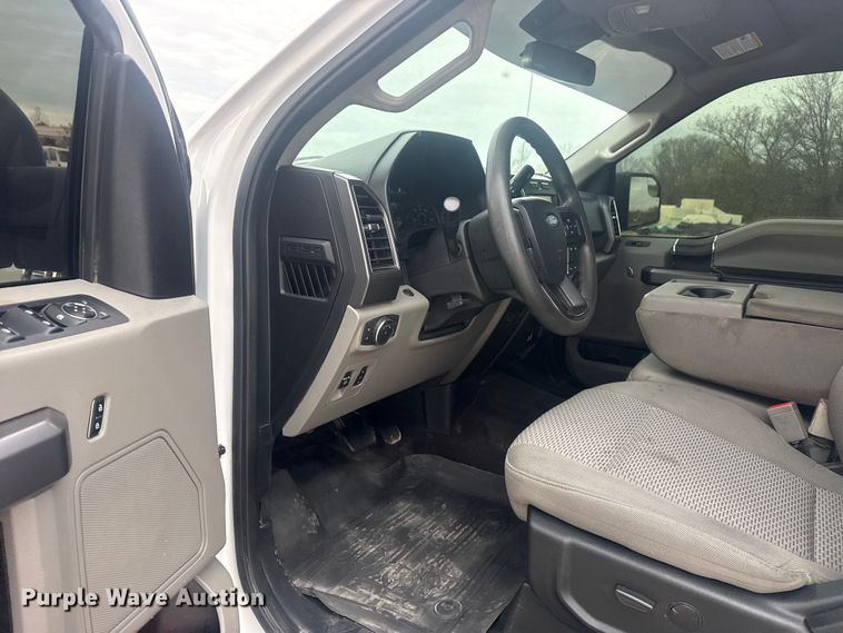 image for item DO8489 2020 Ford F150 Crew Cab pickup truck