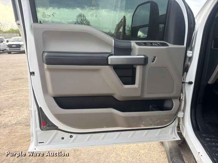 image for item DO8491 2022 Ford F250 Super Duty Ext. Cab pickup truck