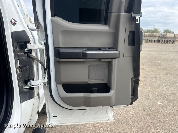 image for item DO8491 2022 Ford F250 Super Duty Ext. Cab pickup truck