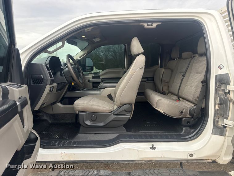 image for item DO8491 2022 Ford F250 Super Duty Ext. Cab pickup truck