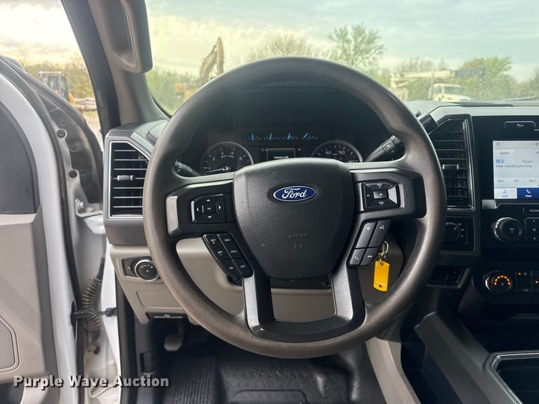 image for item DO8491 2022 Ford F250 Super Duty Ext. Cab pickup truck