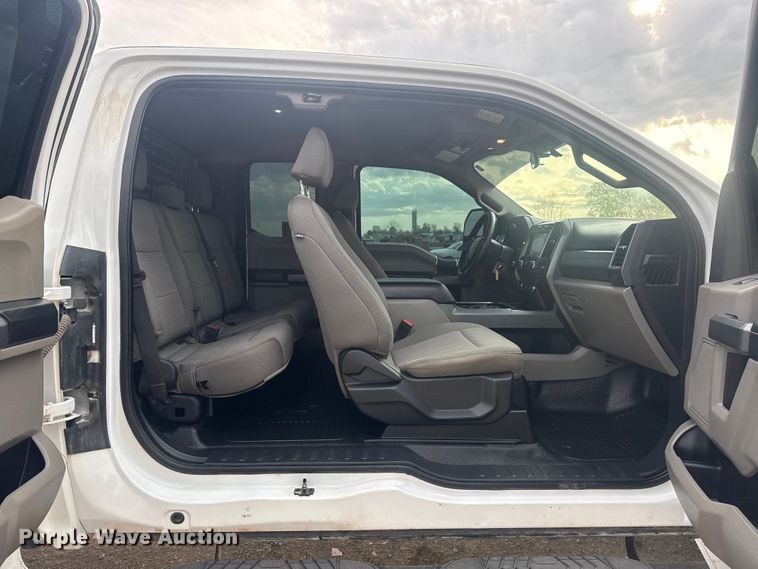 image for item DO8491 2022 Ford F250 Super Duty Ext. Cab pickup truck