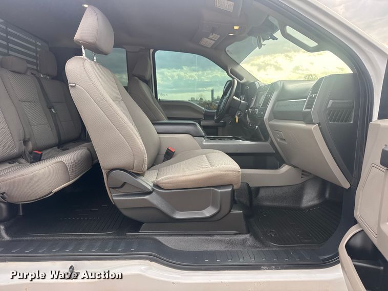 image for item DO8491 2022 Ford F250 Super Duty Ext. Cab pickup truck