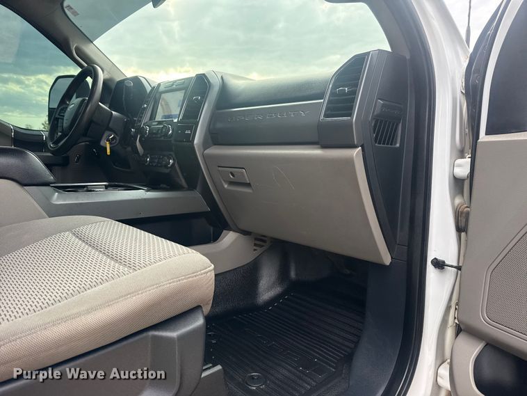 image for item DO8491 2022 Ford F250 Super Duty Ext. Cab pickup truck