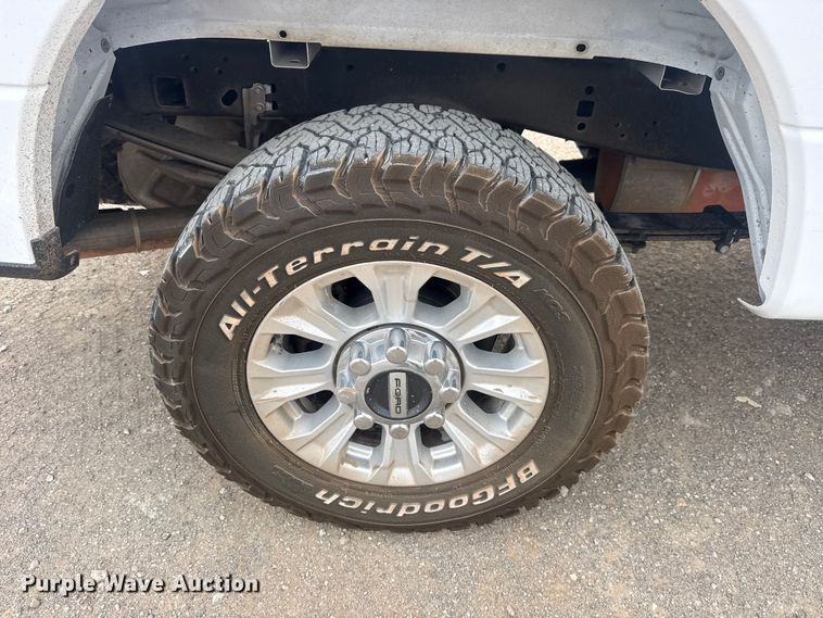 image for item DO8491 2022 Ford F250 Super Duty Ext. Cab pickup truck