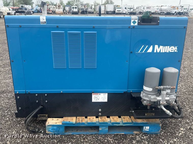 image for item DO8493 Miller Big Blue Air Pak welder/generator