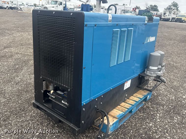 image for item DO8493 Miller Big Blue Air Pak welder/generator