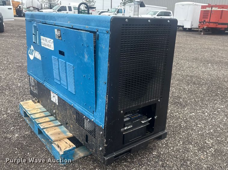 image for item DO8493 Miller Big Blue Air Pak welder/generator