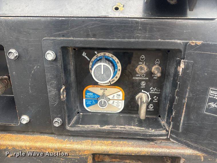 image for item DO8493 Miller Big Blue Air Pak welder/generator