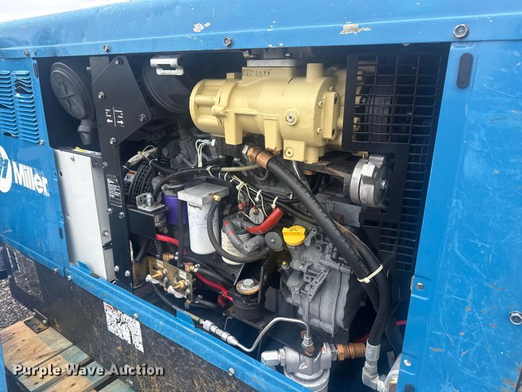 image for item DO8493 Miller Big Blue Air Pak welder/generator