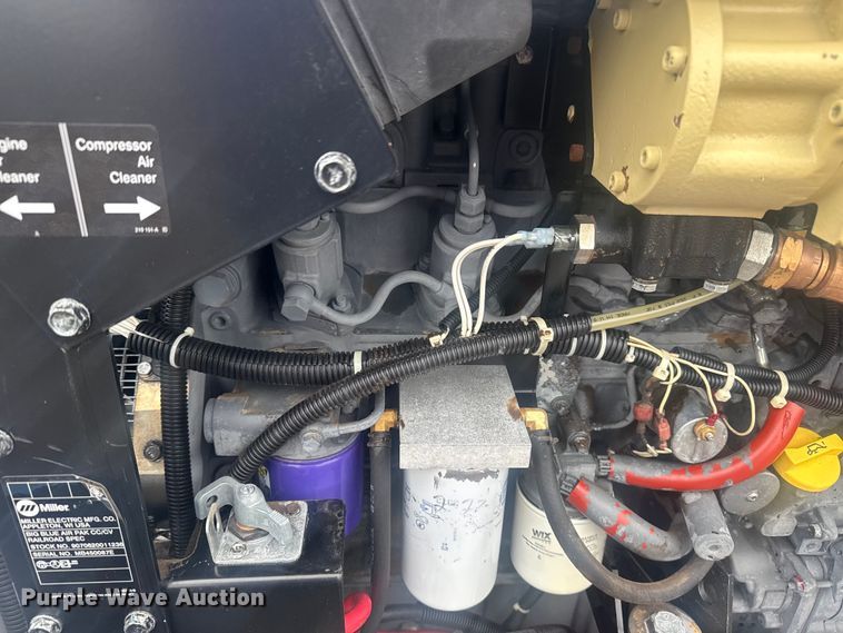 image for item DO8493 Miller Big Blue Air Pak welder/generator