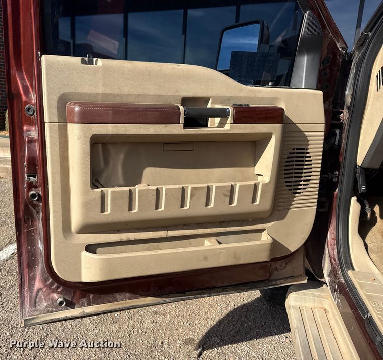 image for item DQ4263 2008 Ford F250 Super Duty Crew Cab pickup truck