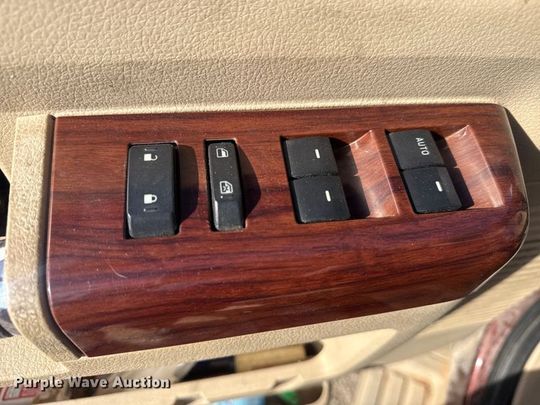 image for item DQ4263 2008 Ford F250 Super Duty Crew Cab pickup truck