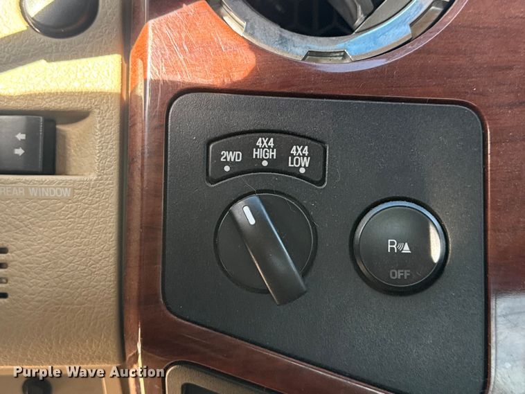 image for item DQ4263 2008 Ford F250 Super Duty Crew Cab pickup truck