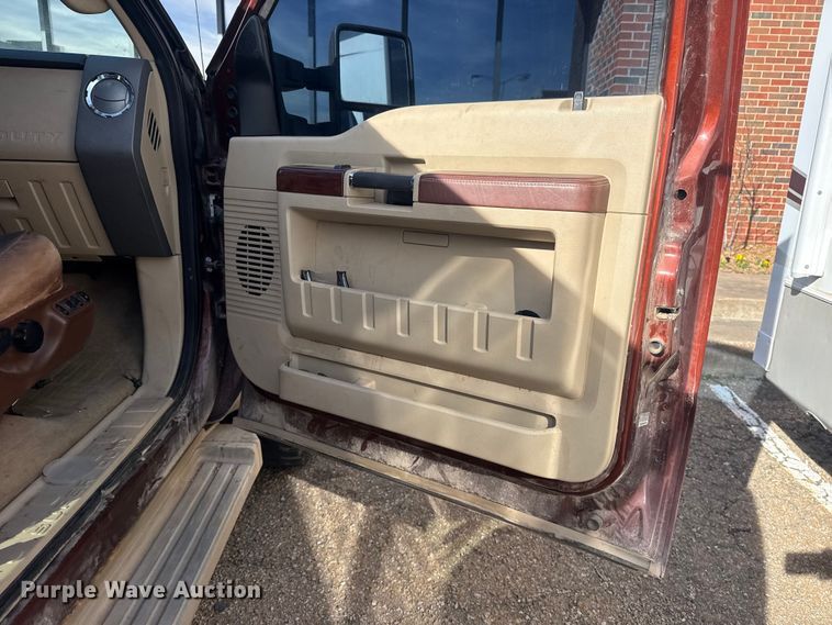 image for item DQ4263 2008 Ford F250 Super Duty Crew Cab pickup truck