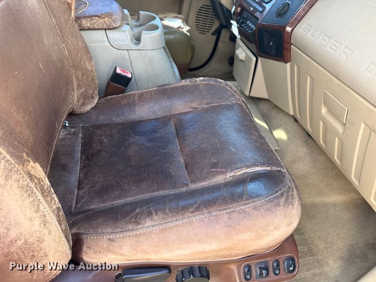 image for item DQ4263 2008 Ford F250 Super Duty Crew Cab pickup truck