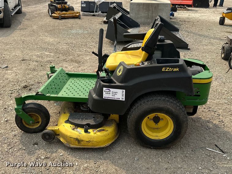 image for item DQ7762 2011 John Deere Z425 ZTR lawn mower