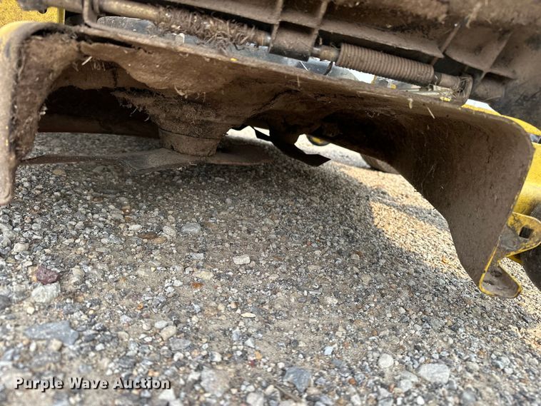 image for item DQ7762 2011 John Deere Z425 ZTR lawn mower