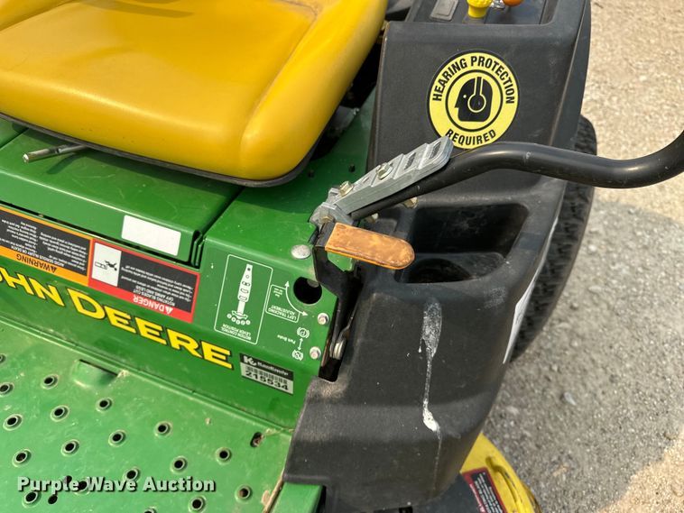 image for item DQ7762 2011 John Deere Z425 ZTR lawn mower