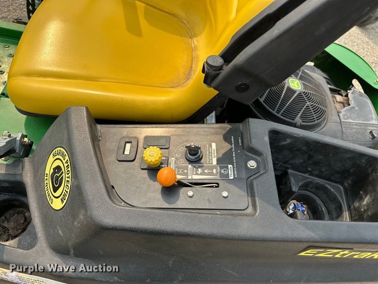 image for item DQ7762 2011 John Deere Z425 ZTR lawn mower