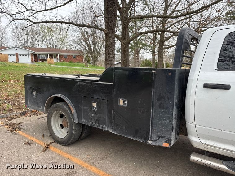 image for item DT0122 2012 Dodge Ram 5500 Crew Cab flatbed truck
