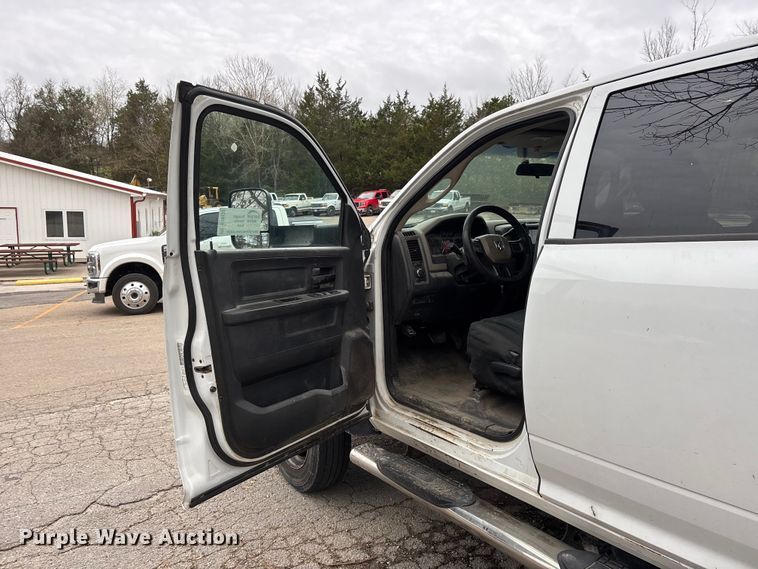 image for item DT0122 2012 Dodge Ram 5500 Crew Cab flatbed truck