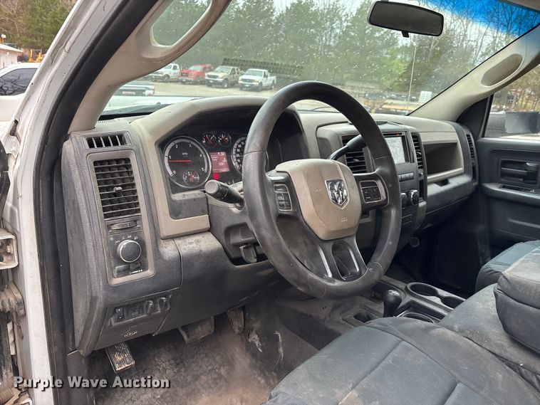 image for item DT0122 2012 Dodge Ram 5500 Crew Cab flatbed truck