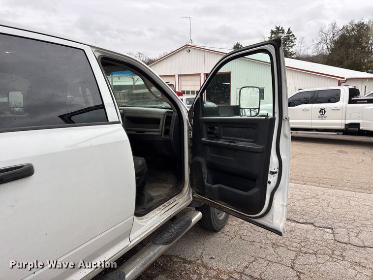 image for item DT0122 2012 Dodge Ram 5500 Crew Cab flatbed truck