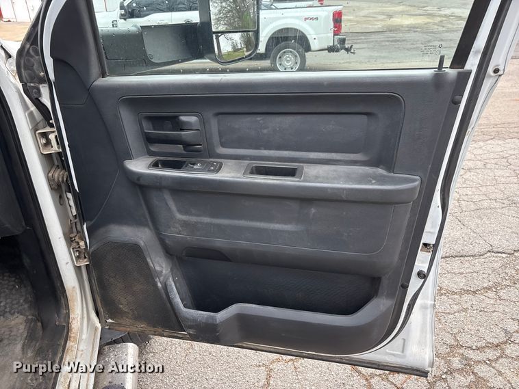 image for item DT0122 2012 Dodge Ram 5500 Crew Cab flatbed truck